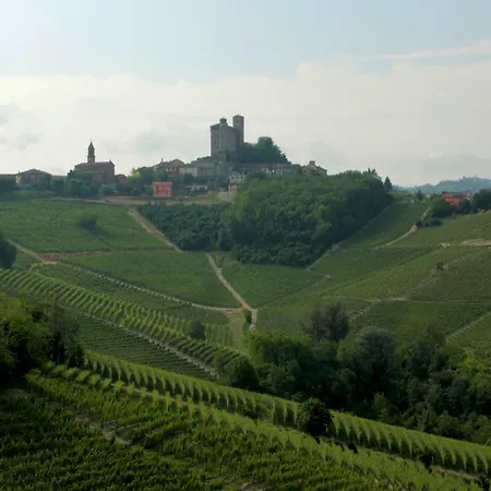 I Grappoli Alloggio per agriturismo Serralunga d'Alba
