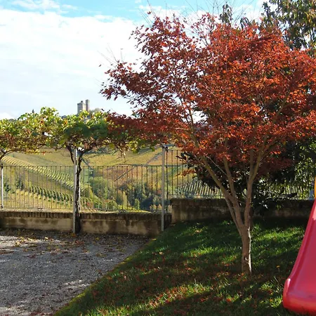 Farm stay I Grappoli Serralunga d'Alba